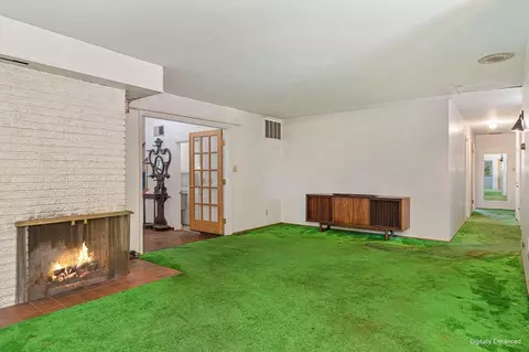 Living - 701 Elmwood, Davis, CA 95616 photo 4 of 5