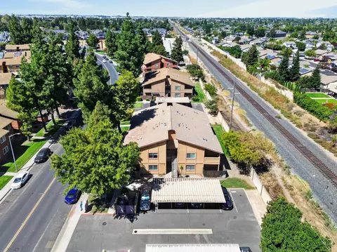 View/Area - 440 Cherry Ln #C, Manteca, CA 95337 photo 2 of 3