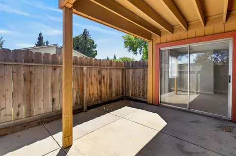 Exterior - 440 Cherry Ln #C, Manteca, CA 95337 photo 2 of 3