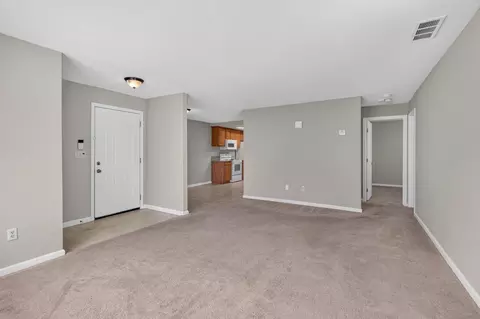 Living - 440 Cherry Ln #C, Manteca, CA 95337 photo 2 of 6