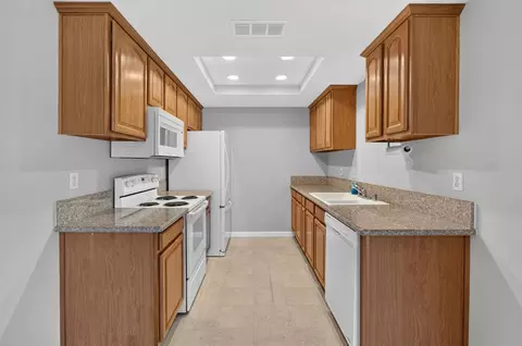 Kitchen - 440 Cherry Ln #C, Manteca, CA 95337 photo 1 of 5