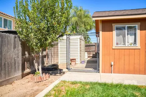 Exterior - 565 Sepp Ct, Ripon, CA 95366 photo 9 of 13