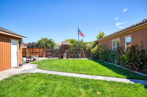 Exterior - 565 Sepp Ct, Ripon, CA 95366 photo 2 of 13