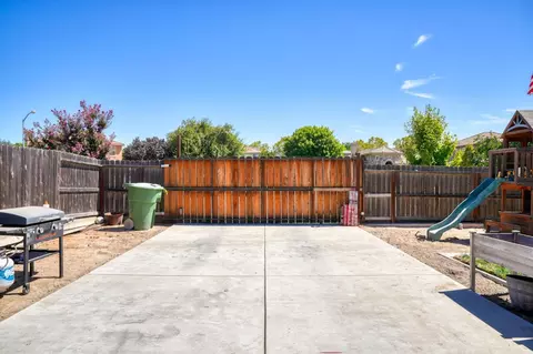 Exterior - 565 Sepp Ct, Ripon, CA 95366 photo 5 of 13
