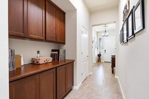 Entry Way - 565 Sepp Ct, Ripon, CA 95366 photo 3 of 3