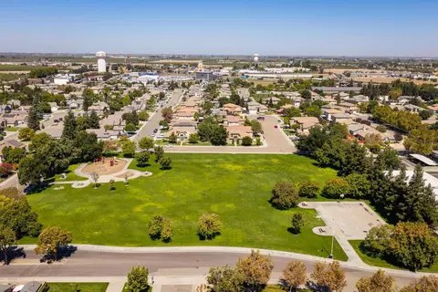 View/Area - 565 Sepp Ct, Ripon, CA 95366 photo 4 of 7