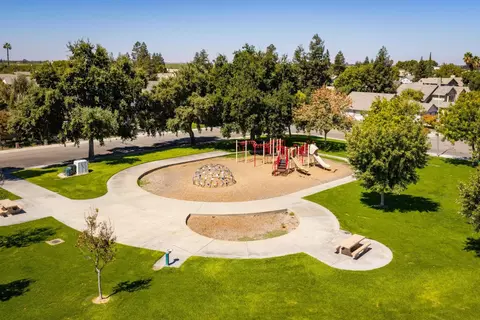 View/Area - 565 Sepp Ct, Ripon, CA 95366 photo 5 of 7