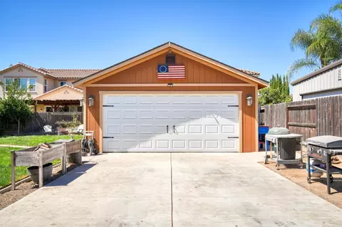 Exterior - 565 Sepp Ct, Ripon, CA 95366 photo 6 of 13