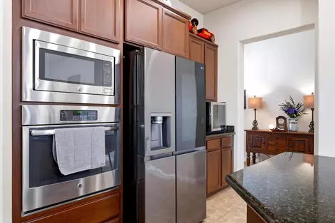 Kitchen - 565 Sepp Ct, Ripon, CA 95366 photo 5 of 5