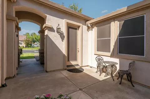 Exterior - 190 Kentucky Ct, Manteca, CA 95337 photo 3 of 15