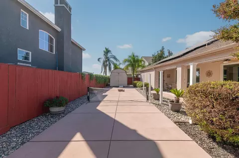 Exterior - 190 Kentucky Ct, Manteca, CA 95337 photo 9 of 15
