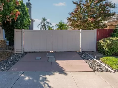 Exterior - 190 Kentucky Ct, Manteca, CA 95337 photo 15 of 15