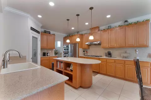 Kitchen - 190 Kentucky Ct, Manteca, CA 95337 photo 3 of 5