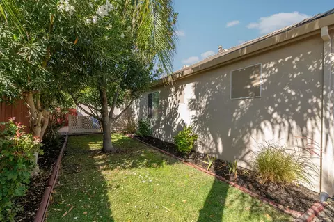 Exterior - 190 Kentucky Ct, Manteca, CA 95337 photo 7 of 15