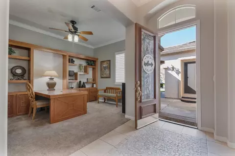Entry Way - 190 Kentucky Ct, Manteca, CA 95337 photo 2 of 6