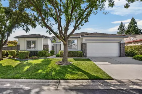 9454 Century Oaks Ln, Elk Grove, CA 95758