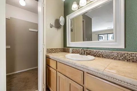 Bath - 2 N Pinewood Ct, Lodi, CA 95242 photo 4 of 4