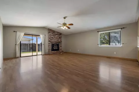 Living - 2 N Pinewood Ct, Lodi, CA 95242 photo 2 of 5