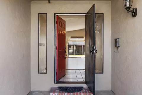 Entry Way - 2 N Pinewood Ct, Lodi, CA 95242 photo 1 of 8