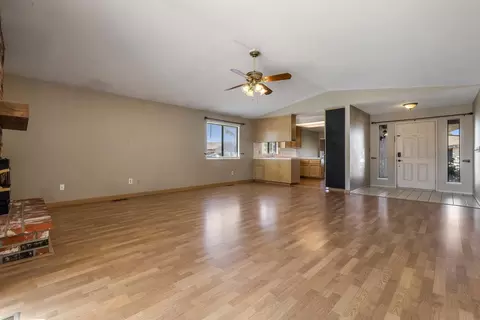 Living - 2 N Pinewood Ct, Lodi, CA 95242 photo 3 of 5