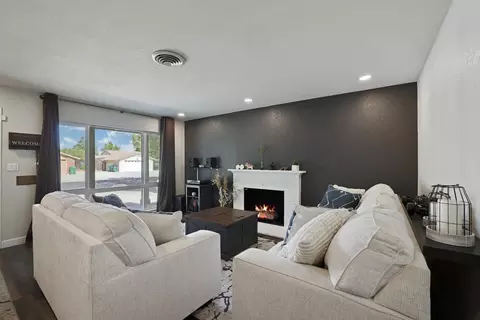 Living - 414 E Benjamin Holt Dr, Stockton, CA 95207 photo 2 of 4