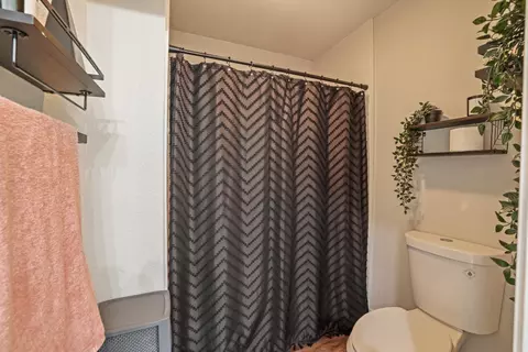 Bath - 414 E Benjamin Holt Dr, Stockton, CA 95207 photo 5 of 5