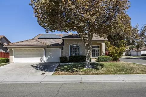9904 River Oaks Dr, Stockton, CA 95209