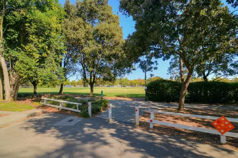Exterior - 2911 Austin St #1, Davis, CA 95618 photo 2 of 3