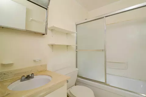 Bath - 2911 Austin St #1, Davis, CA 95618 photo 1 of 1