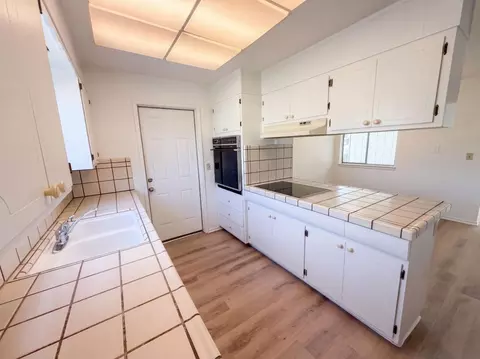 Kitchen - 1372 Ruffino Ct, Manteca, CA 95336 photo 2 of 3
