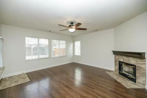 Living - 2217 Lionudakis Ct, Modesto, CA 95355 photo 2 of 5