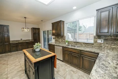 Kitchen - 2217 Lionudakis Ct, Modesto, CA 95355 photo 3 of 6