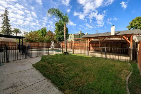 Exterior - 2217 Lionudakis Ct, Modesto, CA 95355 photo 3 of 6