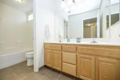Bath - 2217 Lionudakis Ct, Modesto, CA 95355 photo 4 of 5