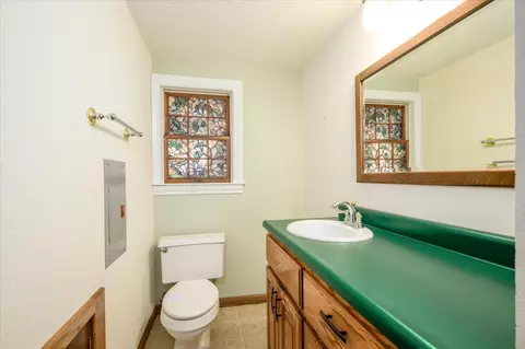 Bath - 6300 Longview Dr, Placerville, CA 95667 photo 3 of 4