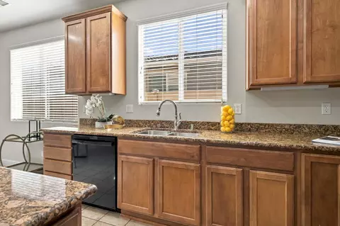 Kitchen - 1587 Maple Valley St, Manteca, CA 95336 photo 2 of 8