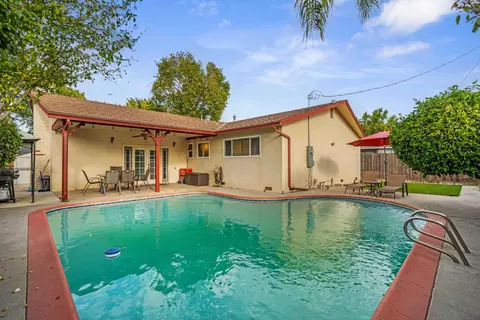Exterior - 1016 Wolverine Way, Modesto, CA 95355 photo 9 of 11