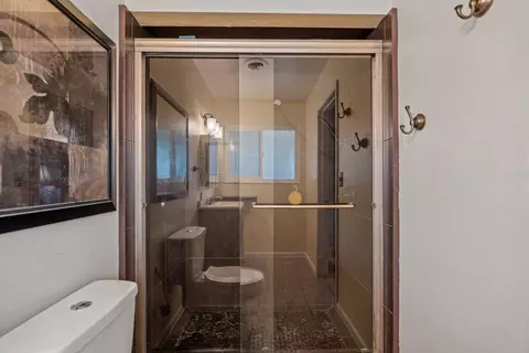 Bath - 1016 Wolverine Way, Modesto, CA 95355 photo 3 of 3