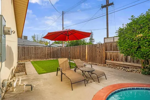 Exterior - 1016 Wolverine Way, Modesto, CA 95355 photo 10 of 11