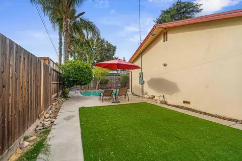 Exterior - 1016 Wolverine Way, Modesto, CA 95355 photo 11 of 11