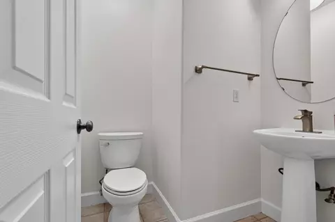 Bath - 719 Lars Ct, Modesto, CA 95351 photo 1 of 4