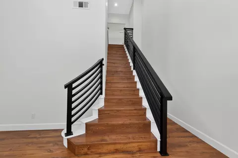 Entry Way - 719 Lars Ct, Modesto, CA 95351 photo 2 of 3