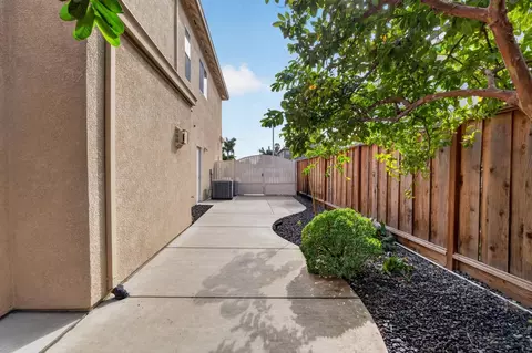 Exterior - 719 Lars Ct, Modesto, CA 95351 photo 7 of 14