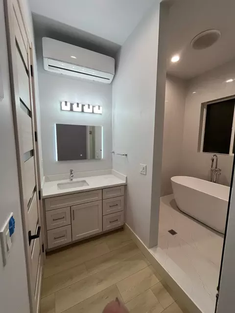 Bath - 478 Carol Dr, Grass Valley, CA 95945 photo 3 of 4