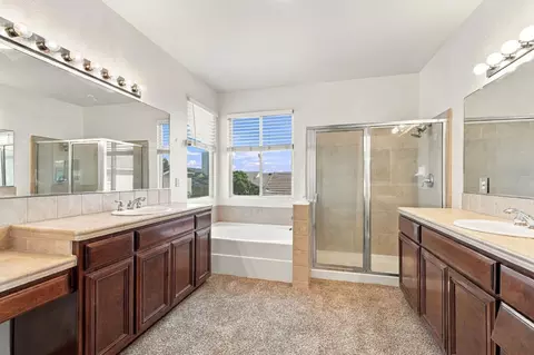 Bath - 1943 Basil Dr, Manteca, CA 95336 photo 1 of 3