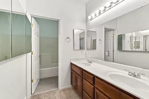 Bath - 1943 Basil Dr, Manteca, CA 95336 photo 3 of 3