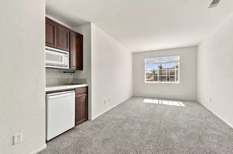 Living - 1943 Basil Dr, Manteca, CA 95336 photo 4 of 7