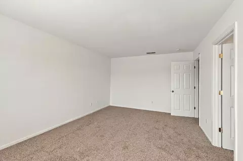 Bedroom - 1943 Basil Dr, Manteca, CA 95336 photo 8 of 9
