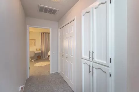 Entry Way - 664 Shadowview Ct, Turlock, CA 95382 photo 2 of 2