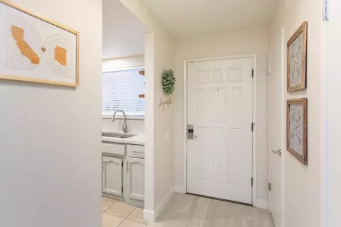 Entry Way - 664 Shadowview Ct, Turlock, CA 95382 photo 1 of 2